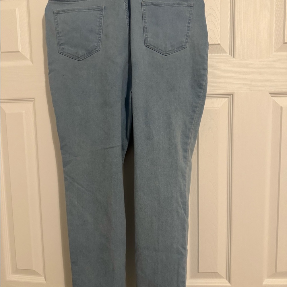 No Boundaries Women's Jeans in Light Blue - Picture 4 of 4